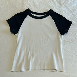 Brandy Melville t-shirt